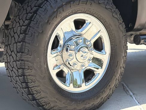 Used 2024 RAM 2500 Tradesman w/ Chrome Appearance Group AWD/4WD image 8