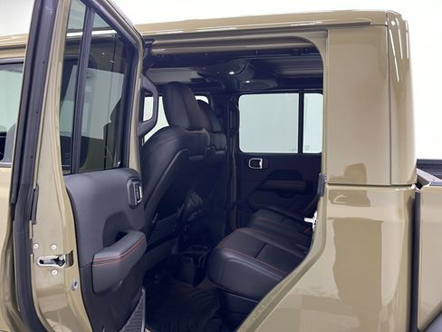 Used 2026 Jeep Gladiator Rubicon w/ Steel Power Dome Hood Package AWD/4WD image 14