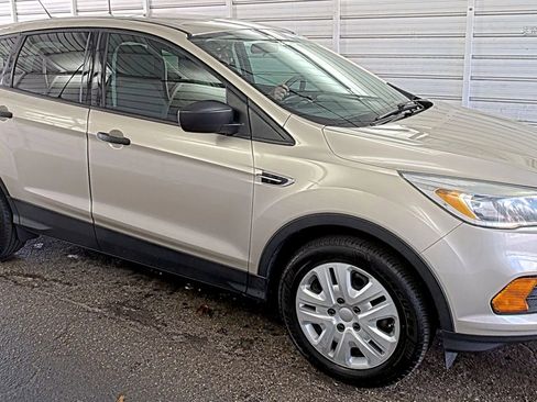 Used 2017 Ford Escape S image 11