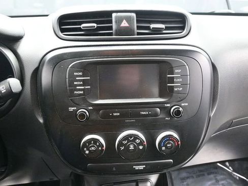 Used 2019 Kia Soul image 17