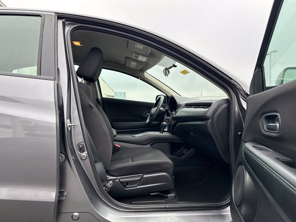 Certified 2018 Honda HR-V LX image 35