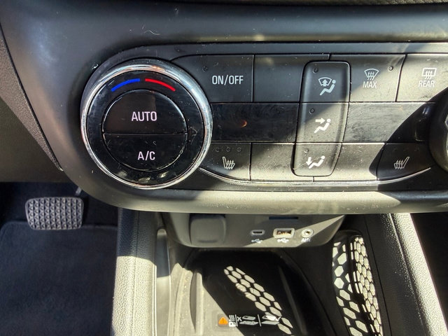 Used 2022 Chevrolet TrailBlazer ACTIV w/ Sun and Liftgate Package FWD image 22