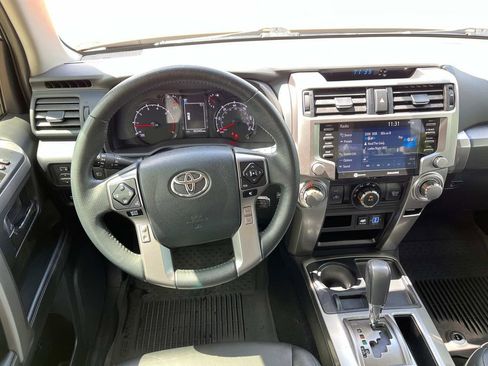 Used 2022 Toyota 4Runner SR5 image 12