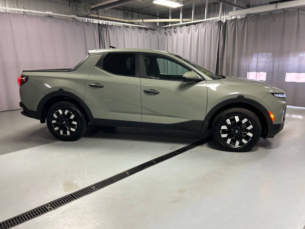 Used 2025 Hyundai Santa Cruz SE AWD/4WD image 8