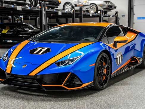 Used 2020 Lamborghini Huracan EVO image 5