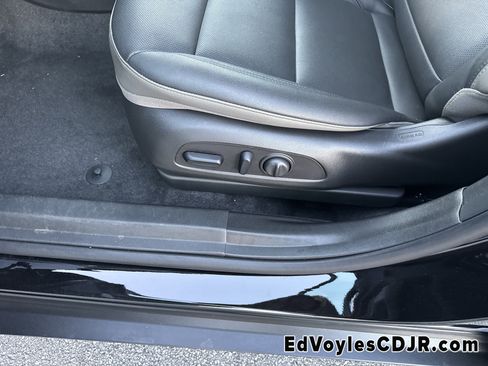 Used 2025 Chevrolet Trax ACTIV image 12