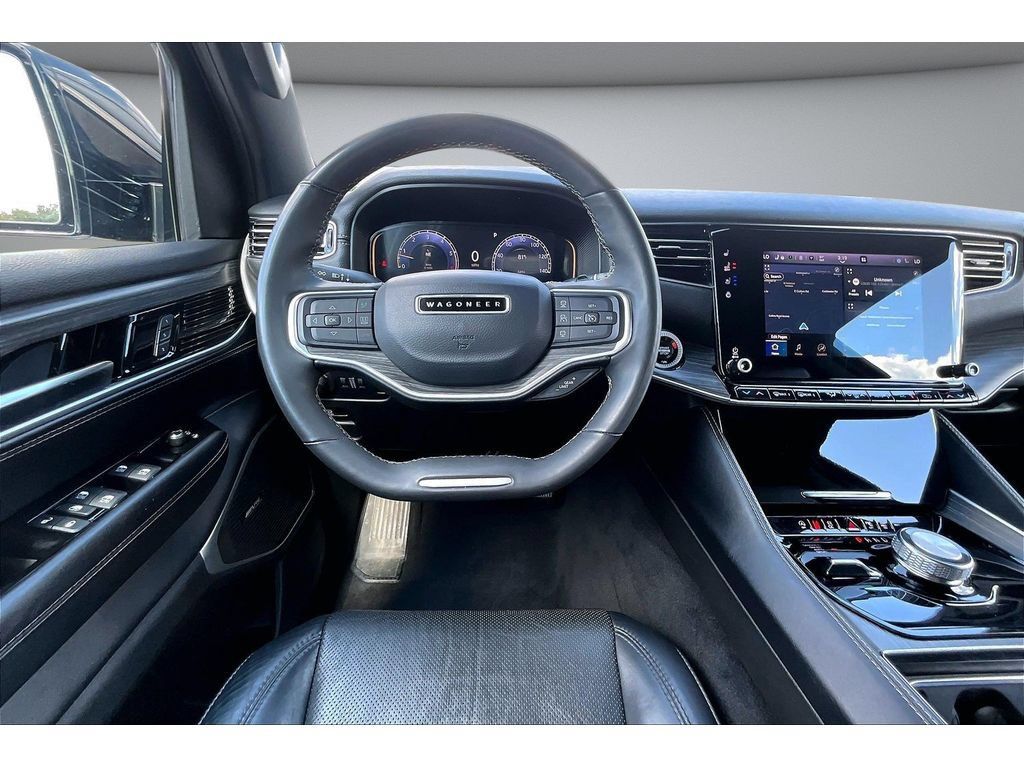 Certified 2024 Jeep Wagoneer Series II w/ Flexible Seating Group AWD/4WD image 8