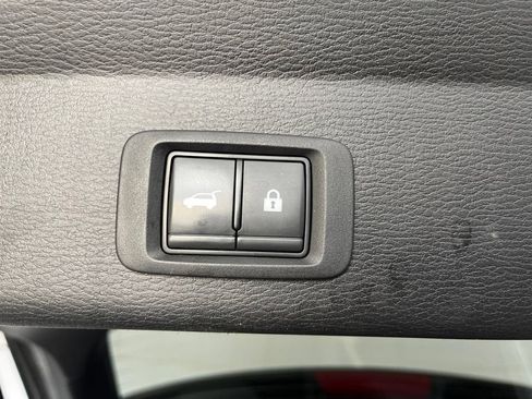 Used 2023 Mitsubishi Outlander SE FWD image 13
