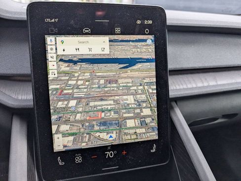 Used 2023 Polestar Polestar 2 w/ Pilot Pack image 12