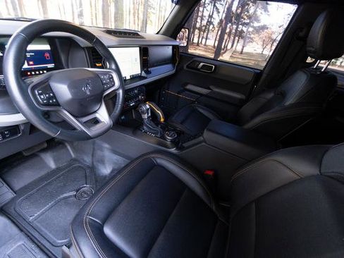 Used 2023 Ford Bronco Badlands image 27