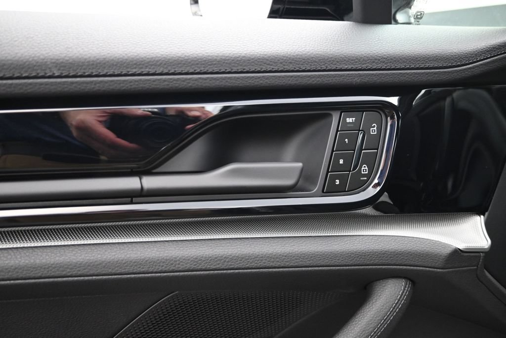 New 2026 Porsche Panamera 4 AWD/4WD image 11