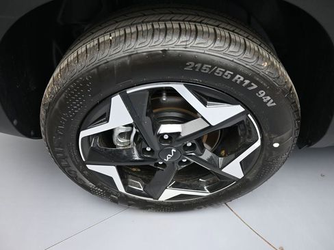 New 2025 Kia Seltos S image 12