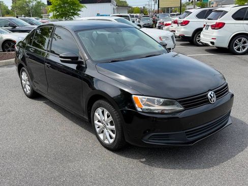 Used 2011 Volkswagen Jetta SE FWD image 6