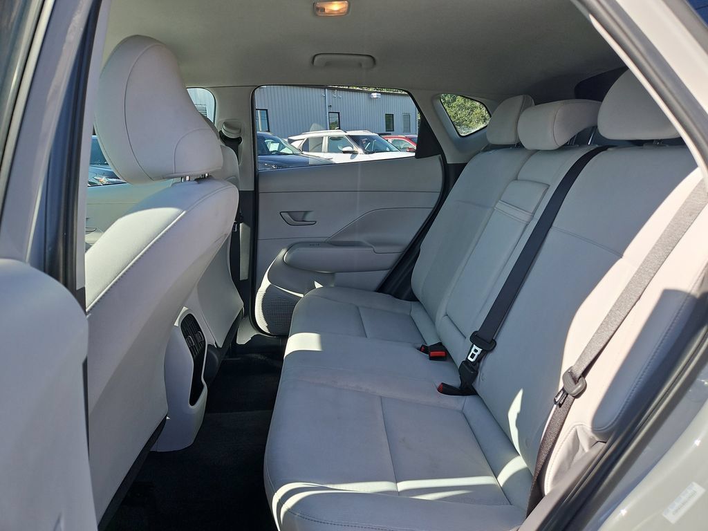 Used 2025 Hyundai Kona SEL FWD image 15