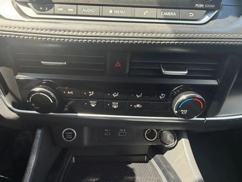 Used 2023 Nissan Rogue S FWD image 19