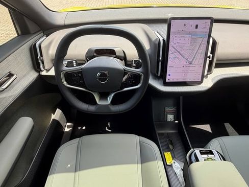 Certified 2025 Volvo EX30 Plus AWD/4WD image 16