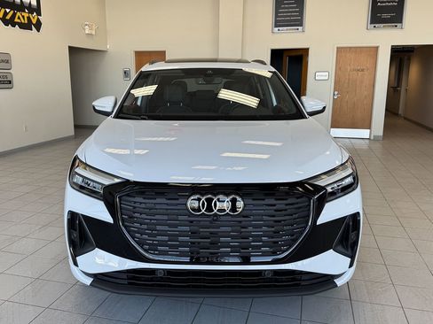 Used 2024 Audi Q4 e-tron Premium Plus w/ Premium Plus image 8