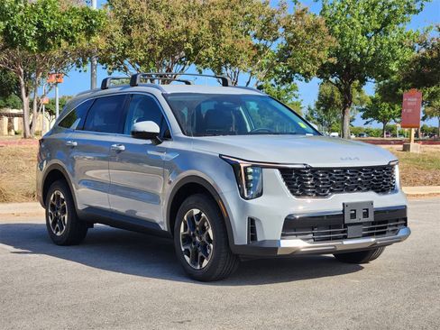 New 2026 Kia Sorento S image 3