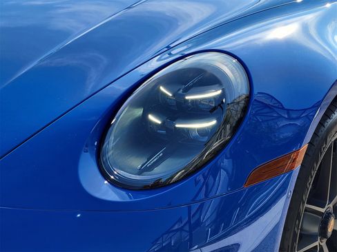 Certified 2025 Porsche 911 Targa 4 GTS image 31