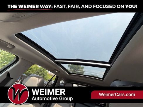 Used 2022 GMC Terrain SLT AWD/4WD image 25