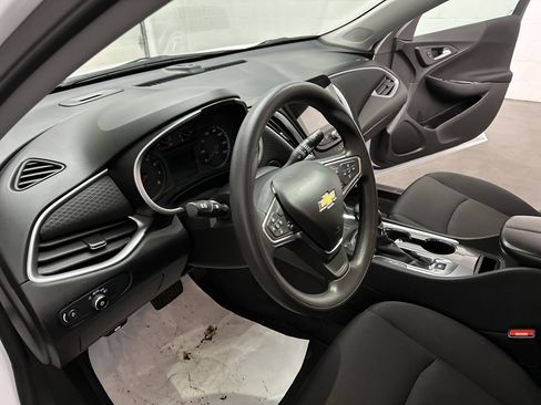 Used 2025 Chevrolet Malibu LT FWD image 15
