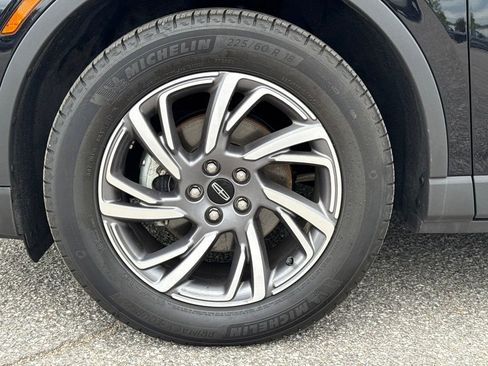 Used 2025 Lincoln Corsair AWD w/ Equipment Group 101A image 4