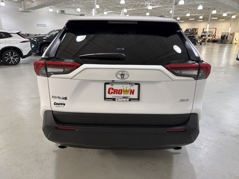 Used 2024 Toyota RAV4 XLE w/ Convenience Package FWD image 7