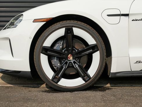 Certified 2026 Porsche Taycan AWD/4WD image 10