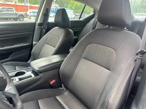 Used 2024 Nissan Altima 2.5 SV FWD image 10