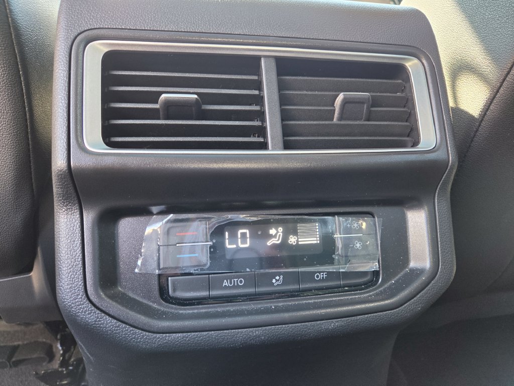 Certified 2026 Volkswagen Atlas SE FWD image 17