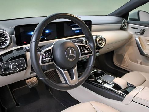 Used 2020 Mercedes-Benz CLA 250 image 13