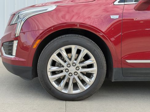 Certified 2019 Cadillac XT5 Premium Luxury image 8