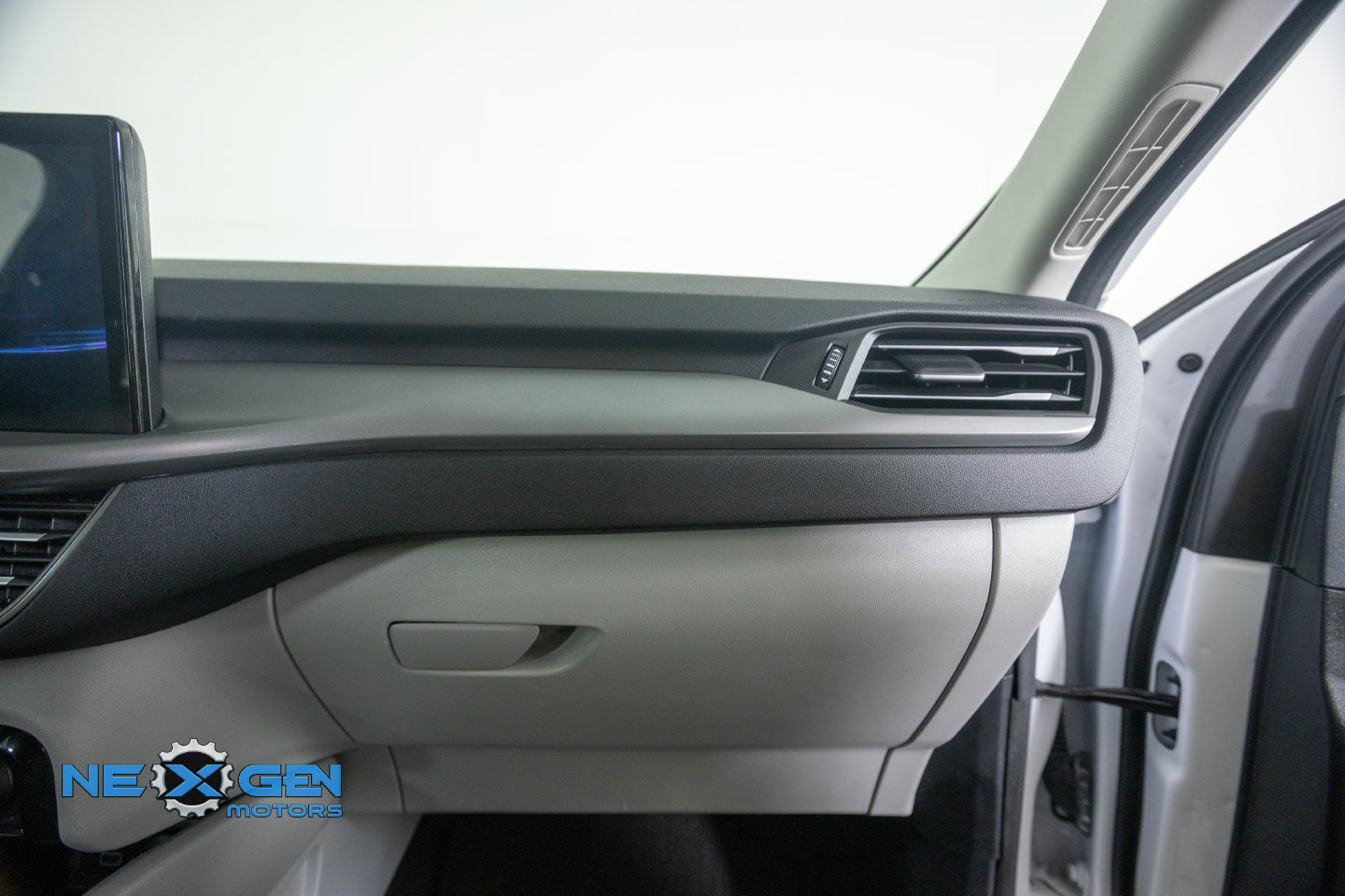 Used 2024 Ford Escape Active w/ Tech Pack #1 FWD image 8