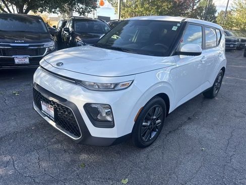 Used 2021 Kia Soul S image 1