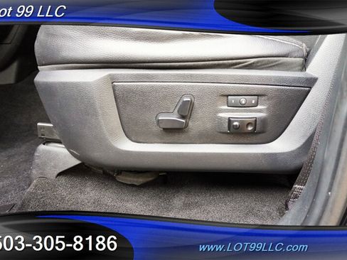 Used 2014 RAM 2500 Laramie w/ Black Appearance Group AWD/4WD image 36
