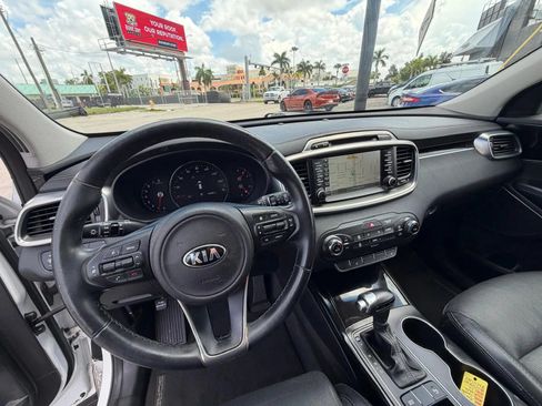 Used 2016 Kia Sorento SX FWD image 13