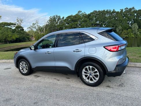 Used 2022 Ford Escape SE w/ Convenience Package FWD image 4