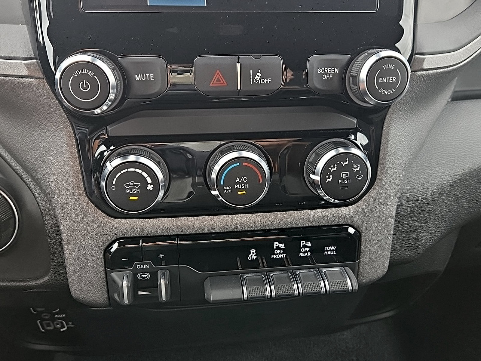 Used 2025 RAM 1500 Tradesman w/ Night Edition AWD/4WD image 19