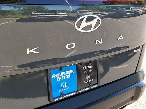 Used 2025 Hyundai Kona SEL AWD/4WD image 30