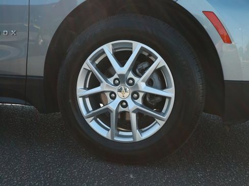 Used 2024 Chevrolet Equinox LT image 5