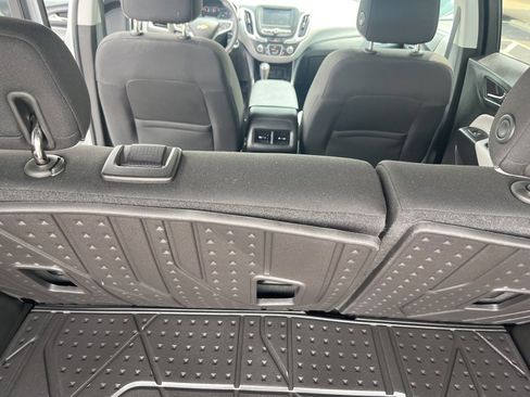 Used 2020 Chevrolet Equinox LS w/ LS Convenience Package image 13