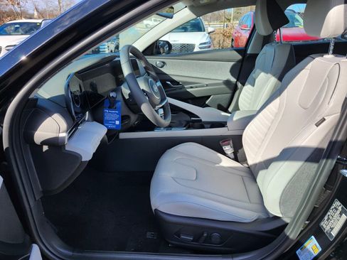 New 2026 Hyundai Elantra Limited w/ Cargo Package FWD image 18