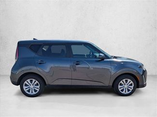 Used 2023 Kia Soul LX FWD video 4
