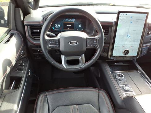 Used 2022 Ford Expedition Max Limited image 9