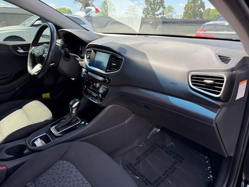 Used 2017 Hyundai Ioniq SEL image 19