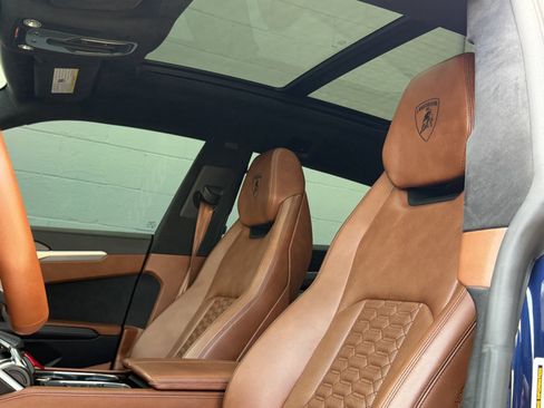 Used 2019 Lamborghini Urus AWD/4WD image 19