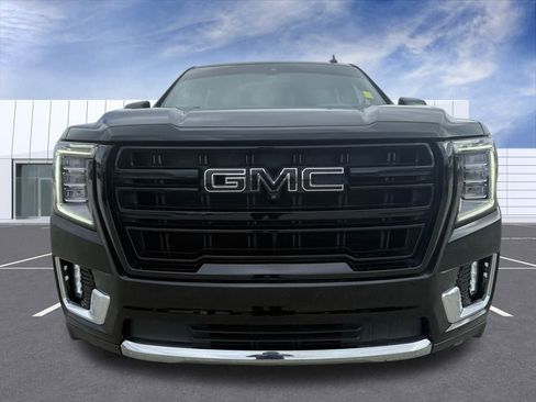 Used 2022 GMC Yukon XL SLT w/ SLT Luxury Package image 7