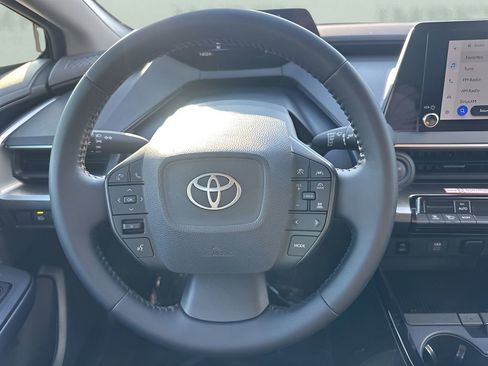 Used 2025 Toyota Prius LE image 12