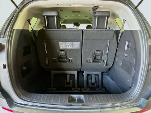 Used 2026 Kia Carnival FWD image 29
