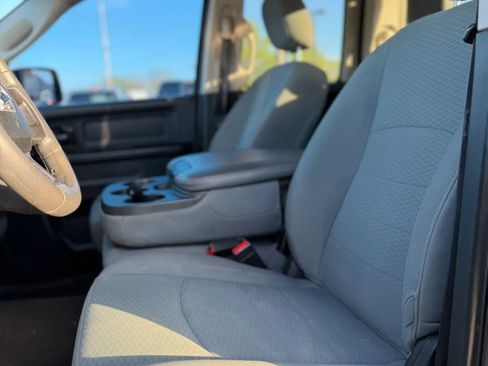 Used 2018 RAM 1500 Express AWD/4WD image 10